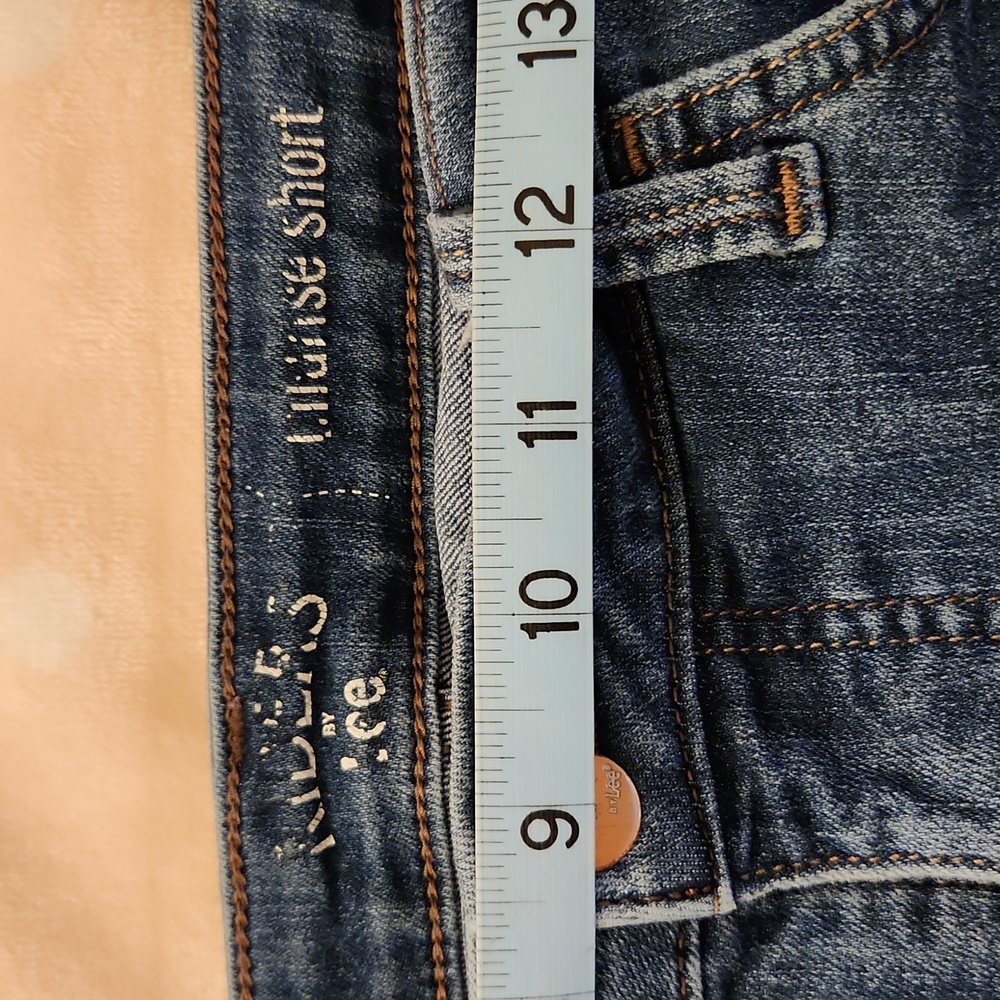 CLOSING UP SHOP!!!!     Riders by Lee Jean Shorts - Picture 3 of 6